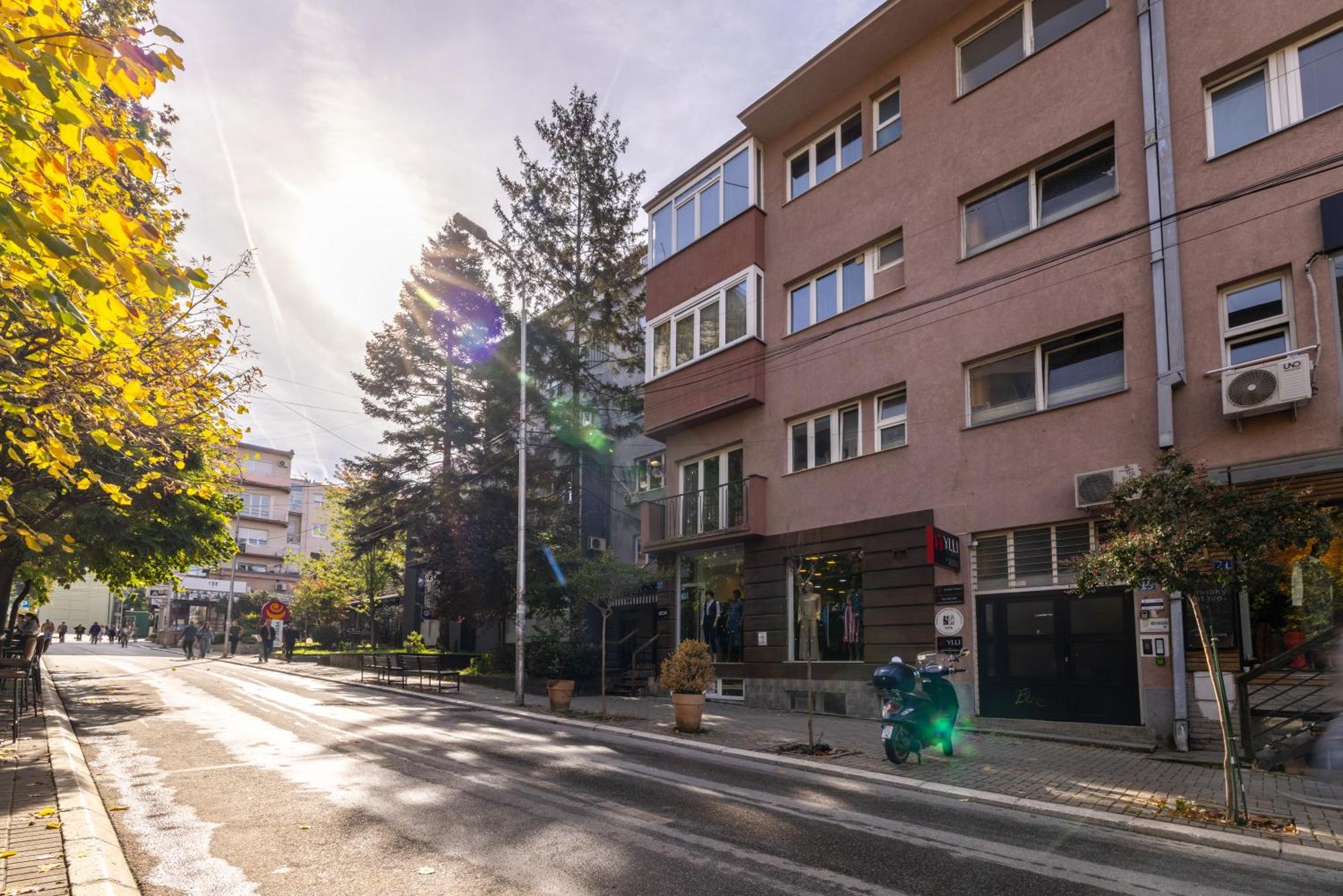 Sunny & Bright Central Prishtinë Exterior photo